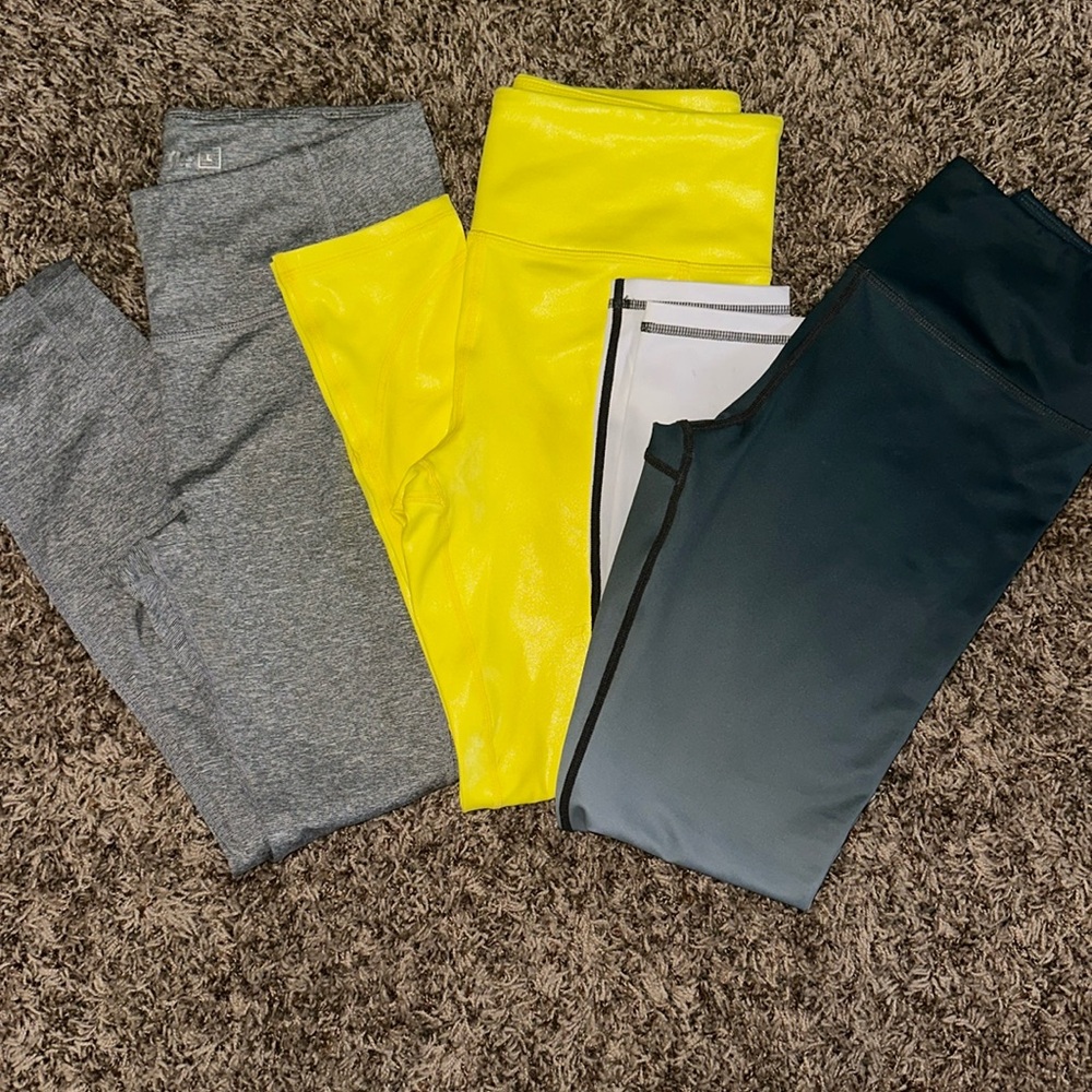 3 bundle Zyia workout leggings